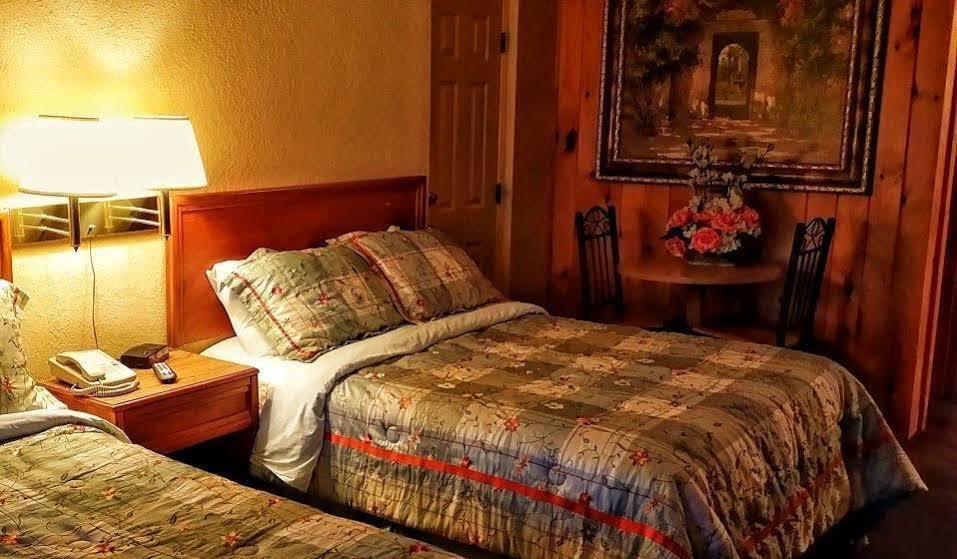 Green River Lodge Saluda ภายนอก รูปภาพ